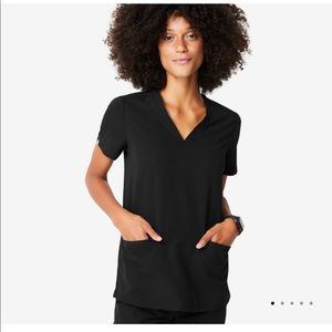 Figs 2 pocket scrub top